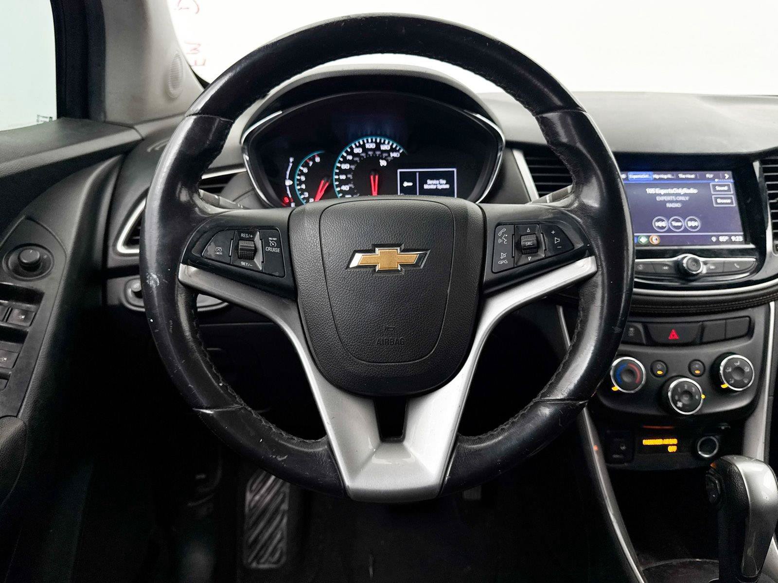 Used 2018 Chevrolet Trax LT w/ LT Convenience Package FWD image 23