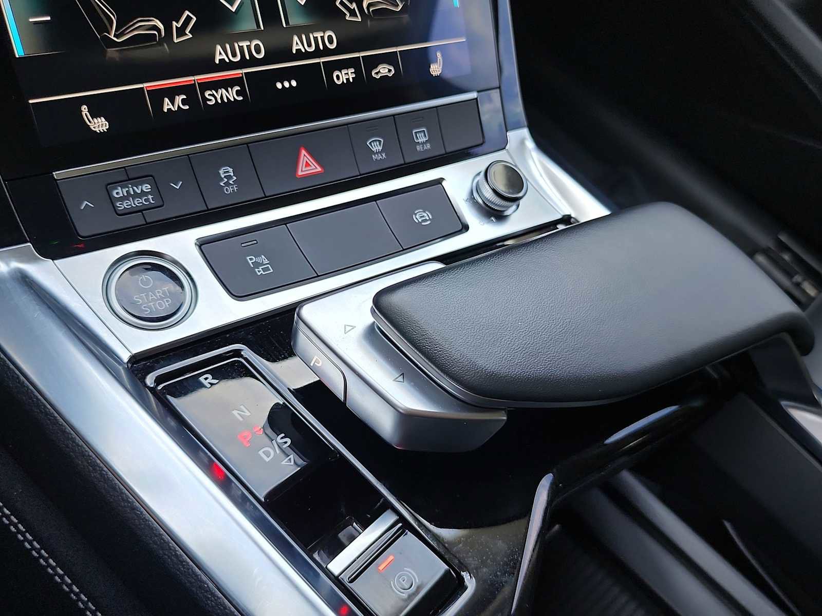 Used 2022 Audi e-tron Premium image 21