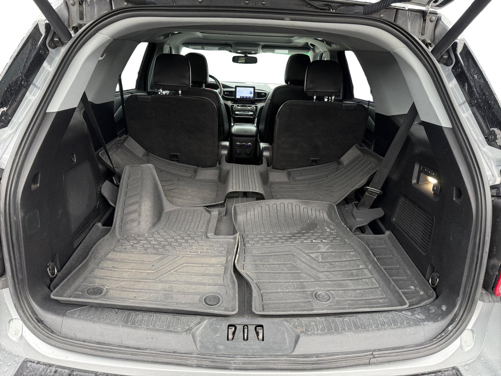 Used 2021 Ford Explorer Limited w/ Equipment Group 301A image 17