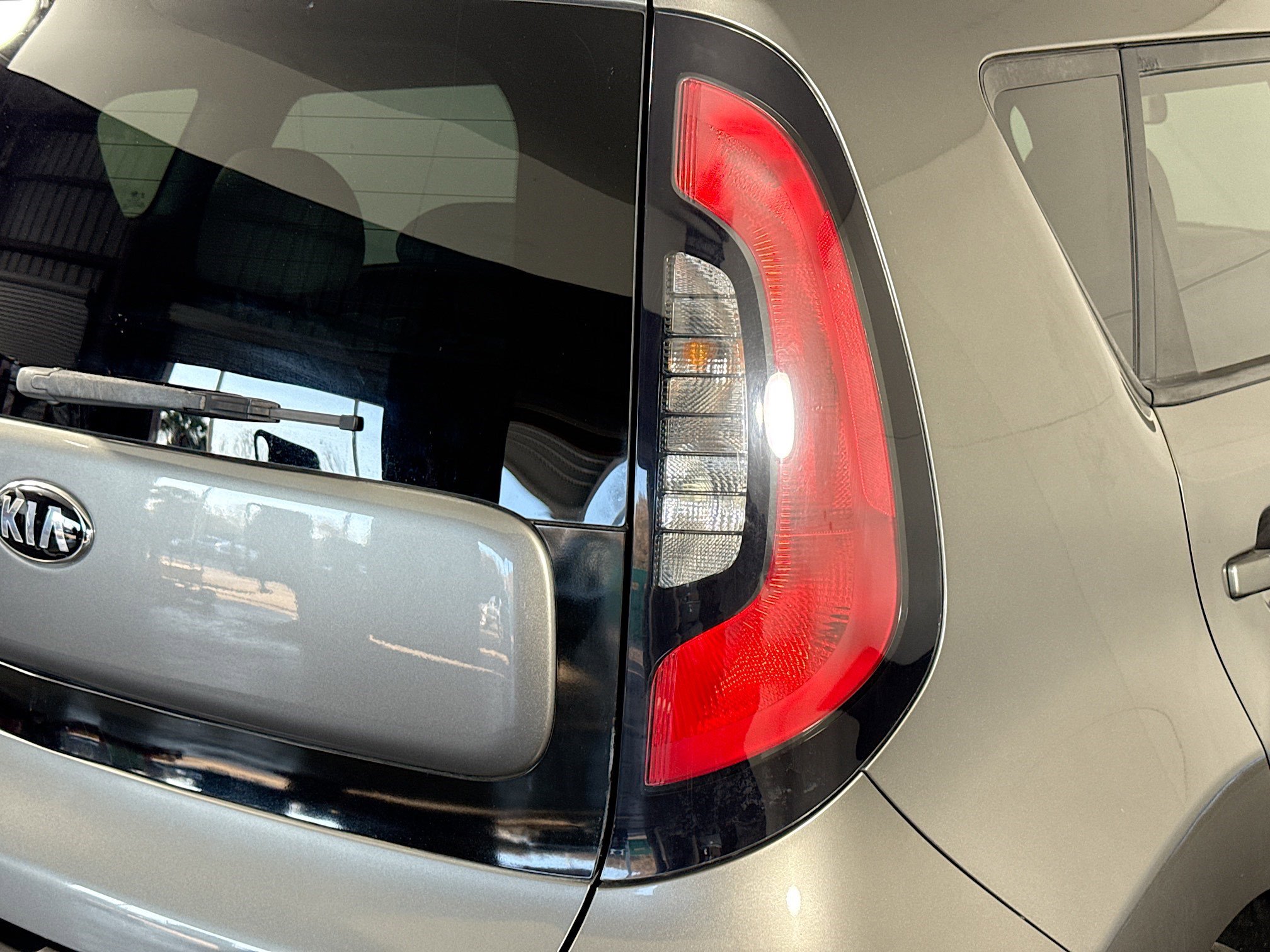 Used 2017 Kia Soul image 32