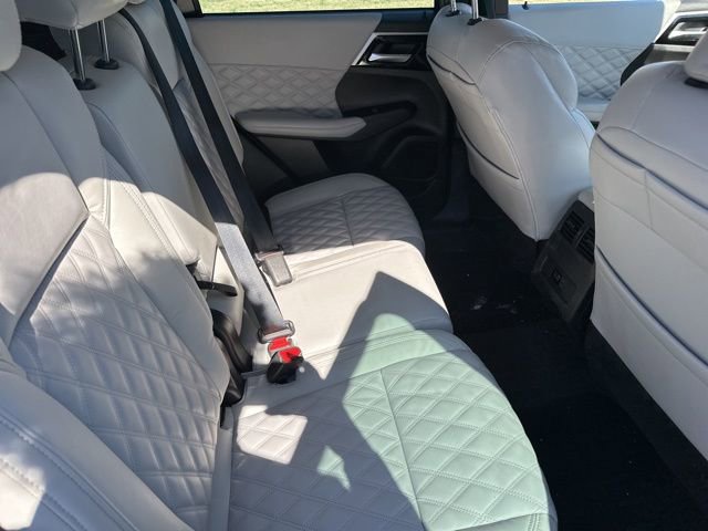 Used 2022 Mitsubishi Outlander SEL image 17