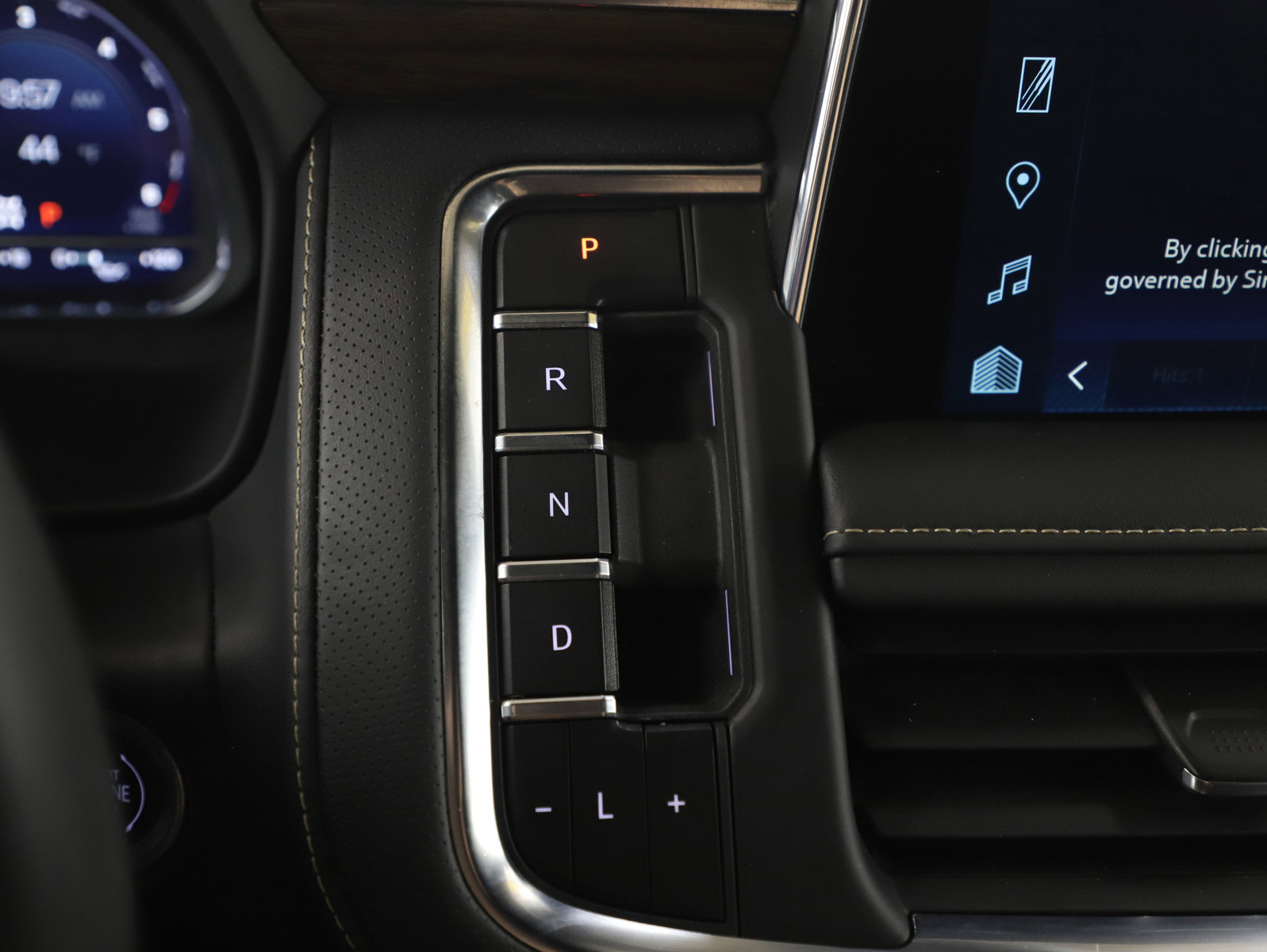 Used 2023 Chevrolet Suburban Premier AWD/4WD image 28