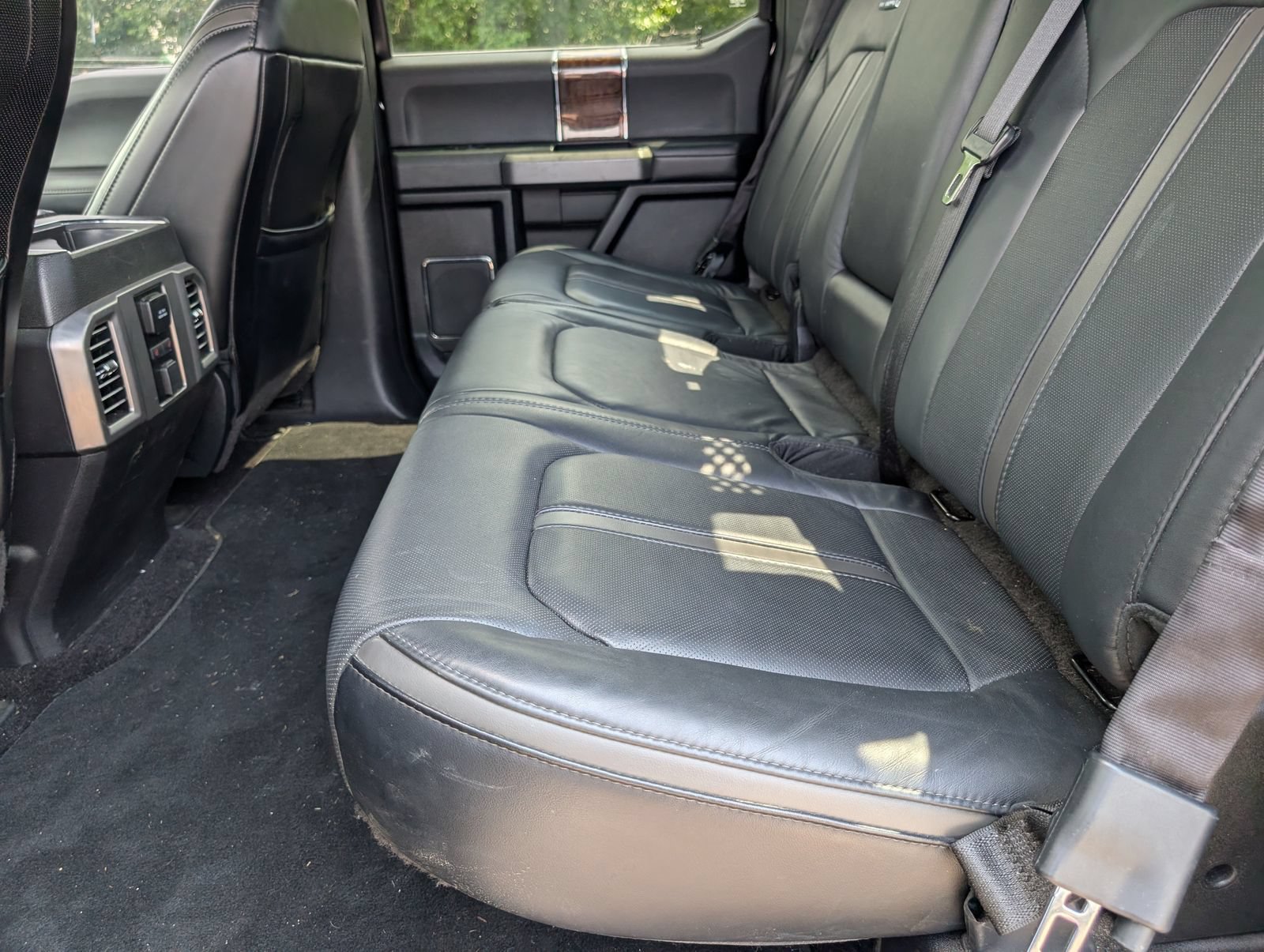 Used 2016 Ford F150 Platinum w/ Equipment Group 701A Luxury AWD/4WD image 8