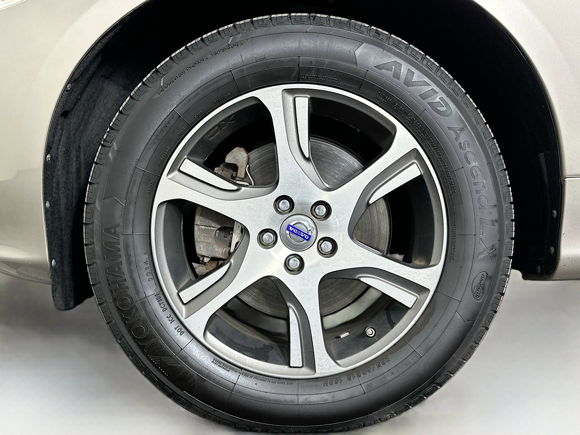 Used 2015 Volvo XC60 T6 image 11