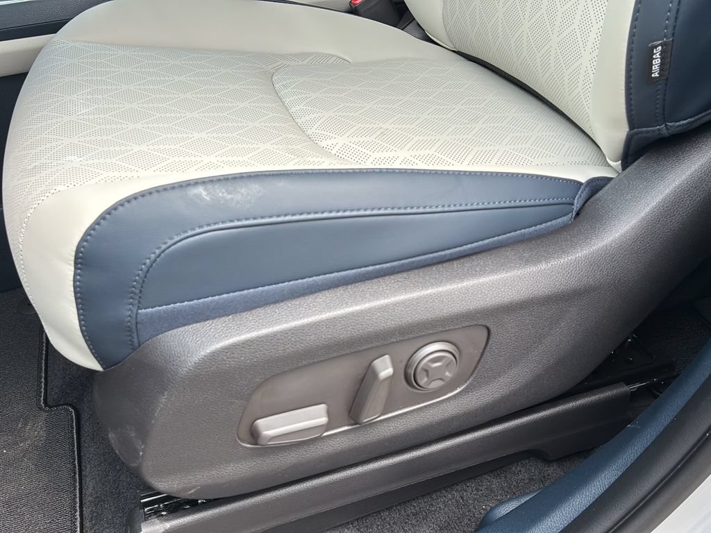 New 2027 Kia Carnival SX w/ Dark Edition Package FWD image 23