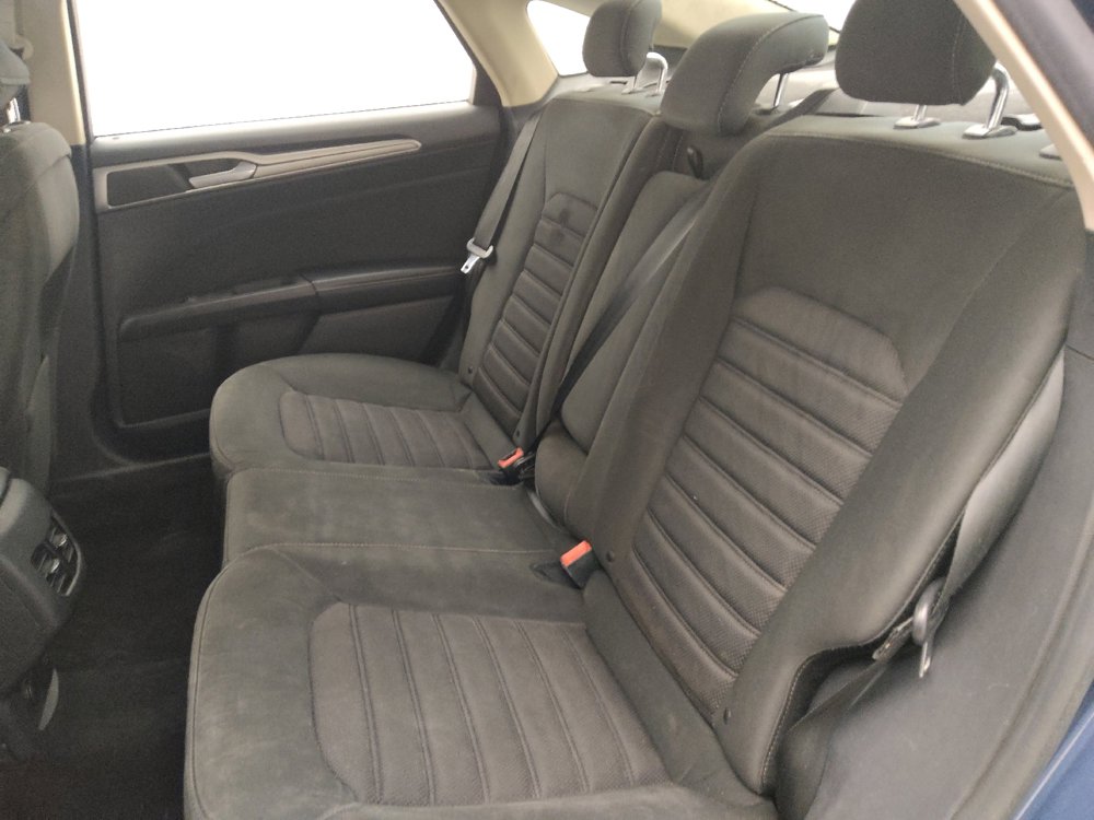 Used 2018 Ford Fusion SE FWD image 18