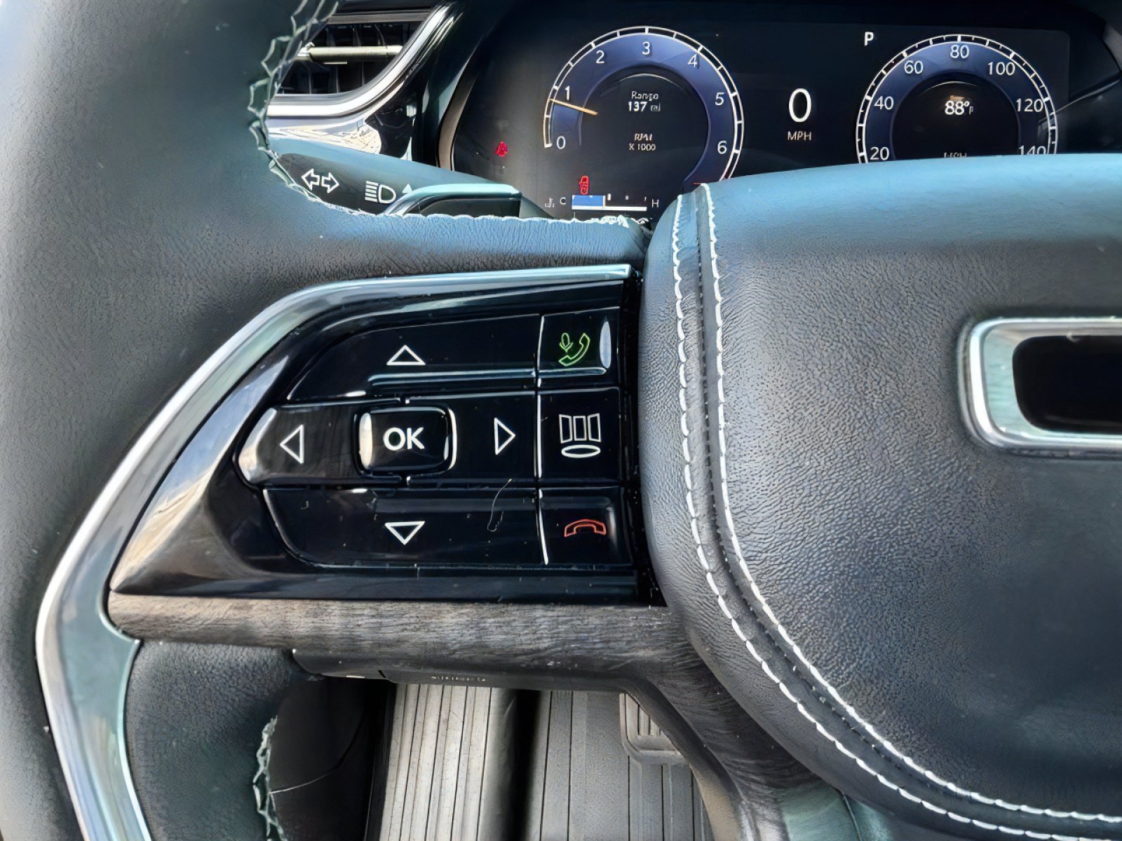 Used 2023 Jeep Grand Cherokee L Overland AWD/4WD image 22
