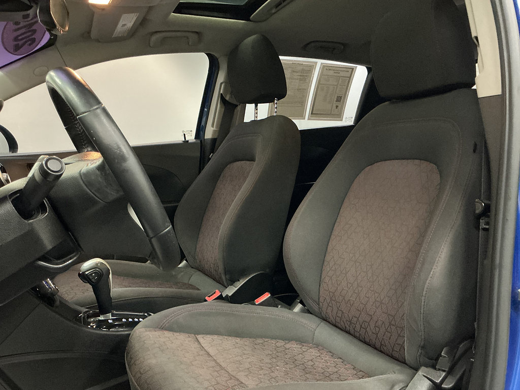 Used 2019 Chevrolet Sonic LT w/ Convenience Package FWD image 9