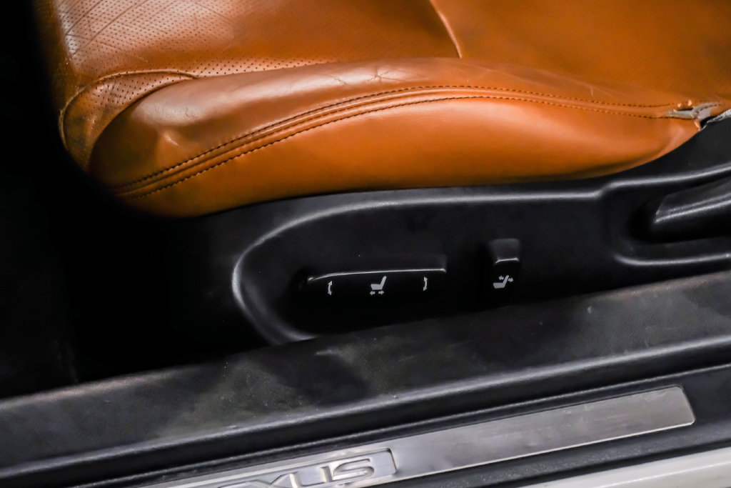 Used 2013 Lexus IS 250C w/ Luxury Pkg RWD image 46