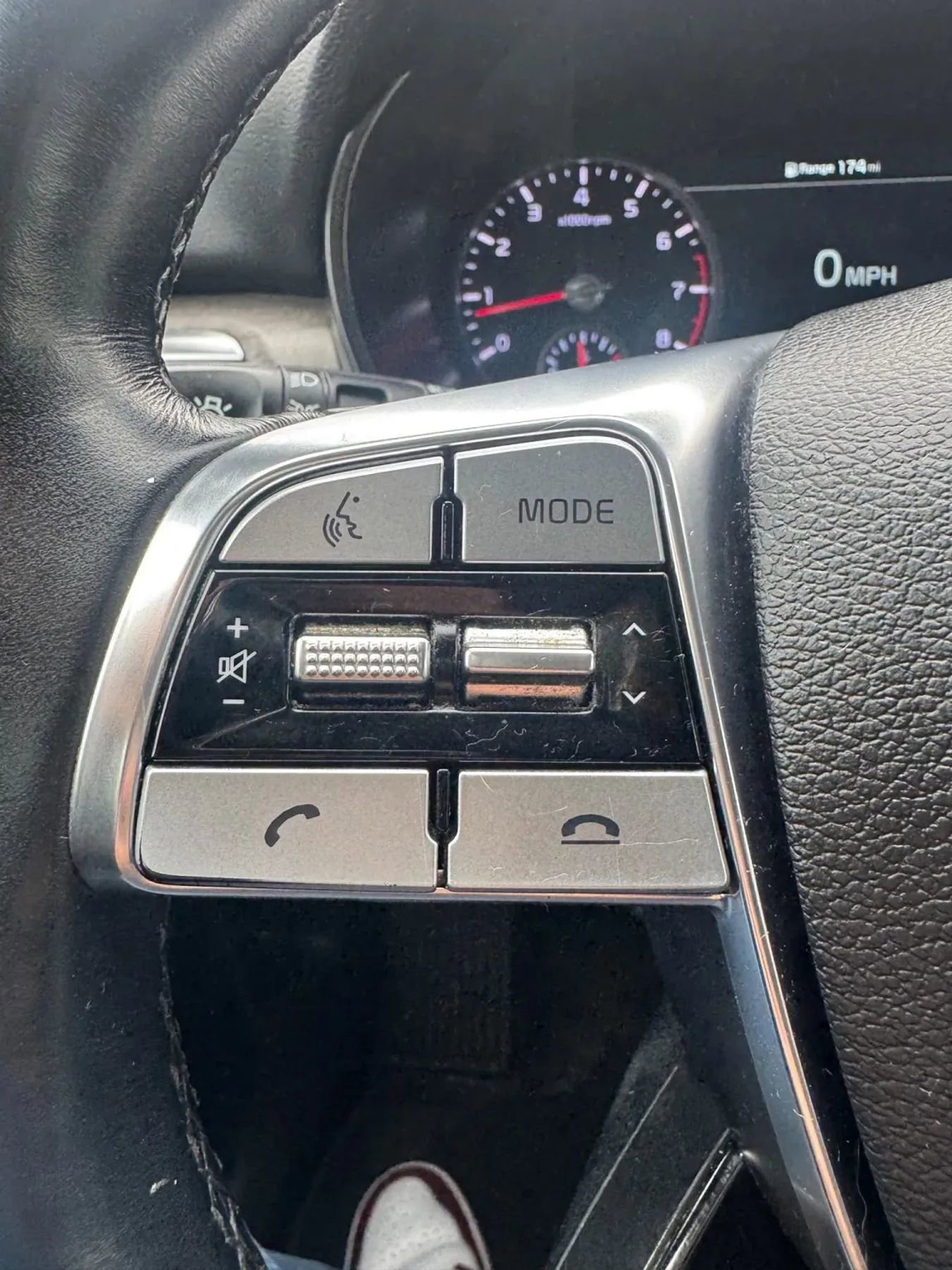 Used 2020 Kia Telluride SX w/ SX Prestige Package image 13