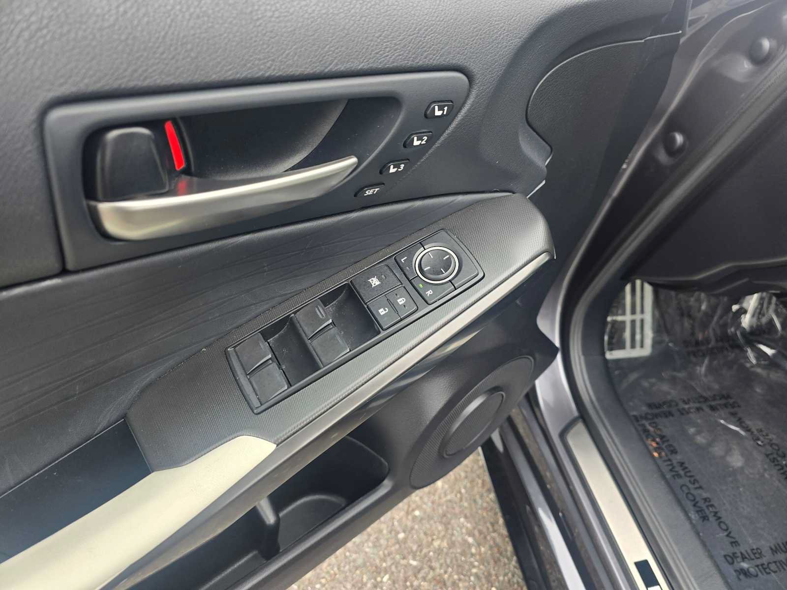 Used 2022 Lexus IS 500 RWD image 19