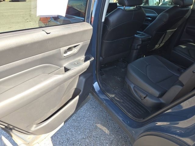 Used 2024 Toyota Grand Highlander XLE FWD image 6