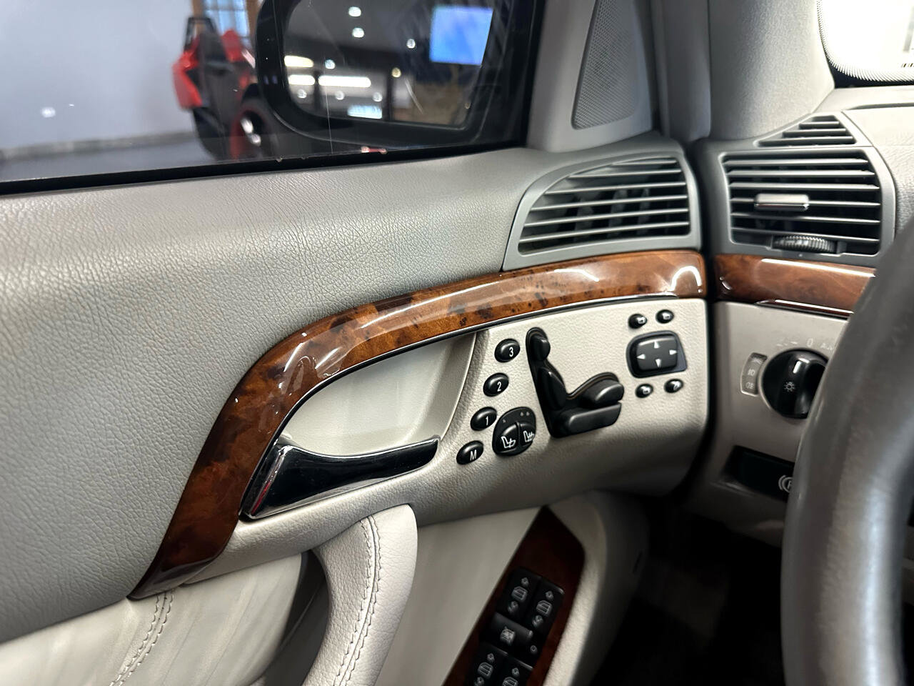 Used 2006 Mercedes-Benz S 500 4MATIC image 24