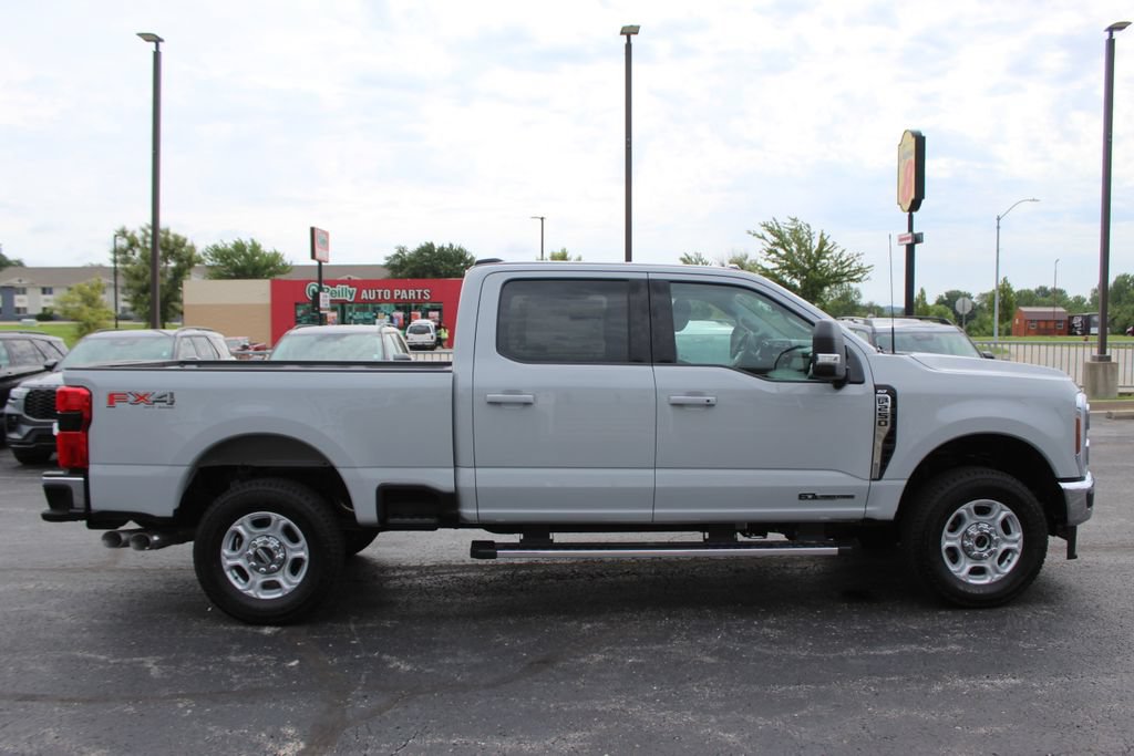 New 2026 Ford F250 XLT w/ XLT Premium Package AWD/4WD image 6