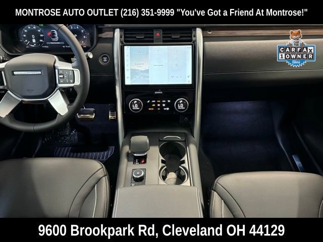 Used 2024 Land Rover Discovery Dynamic SE image 2