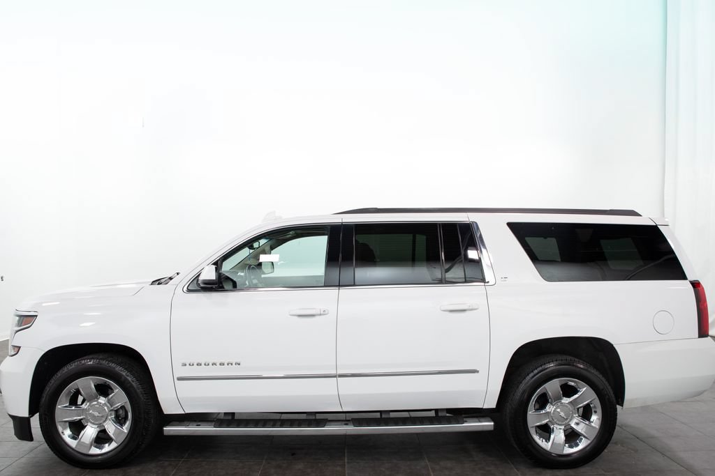 Used 2018 Chevrolet Suburban LT w/ LT Signature Package AWD/4WD image 5