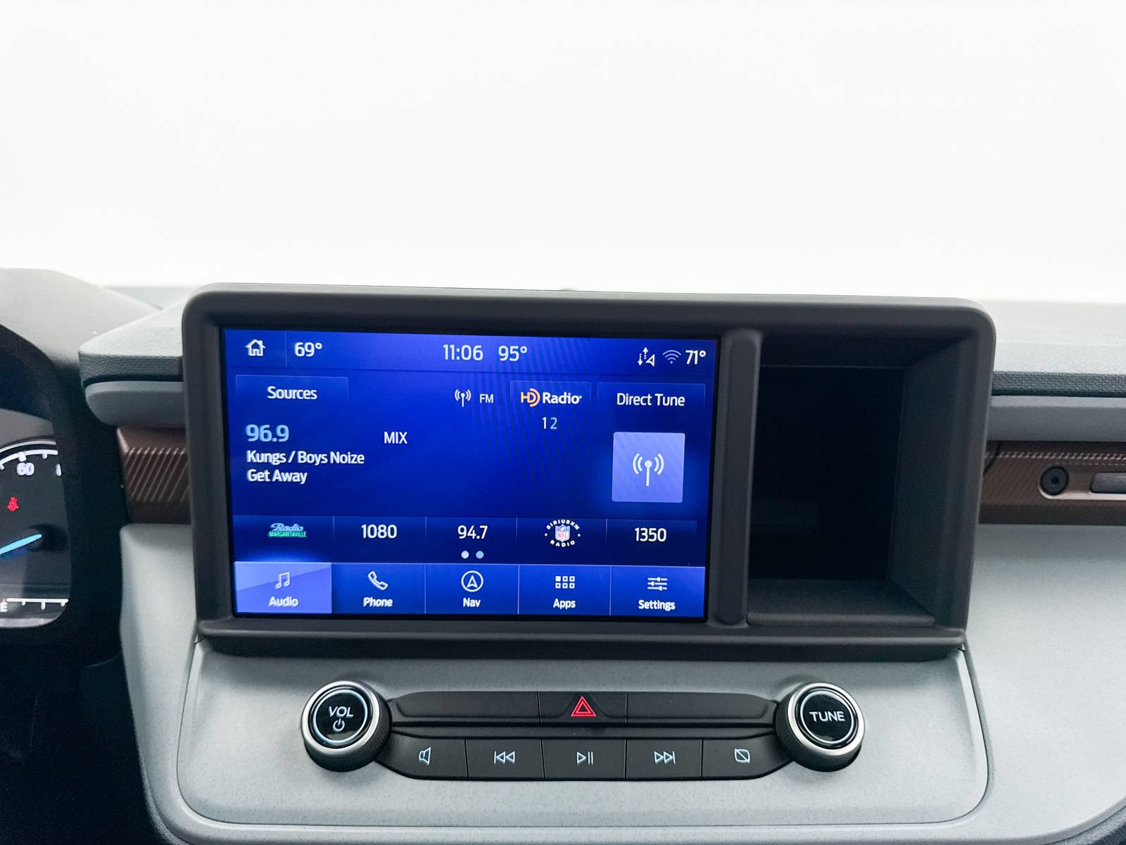 Used 2023 Ford Maverick Lariat w/ Lariat Luxury Package FWD image 5