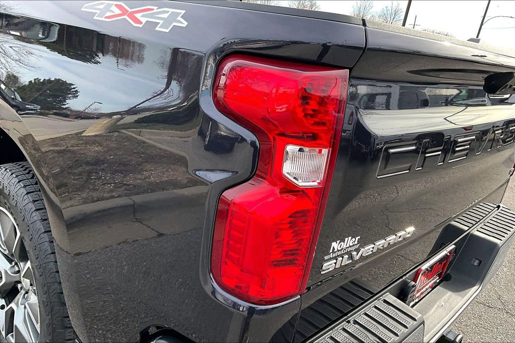 Used 2024 Chevrolet Silverado 1500 LT image 30