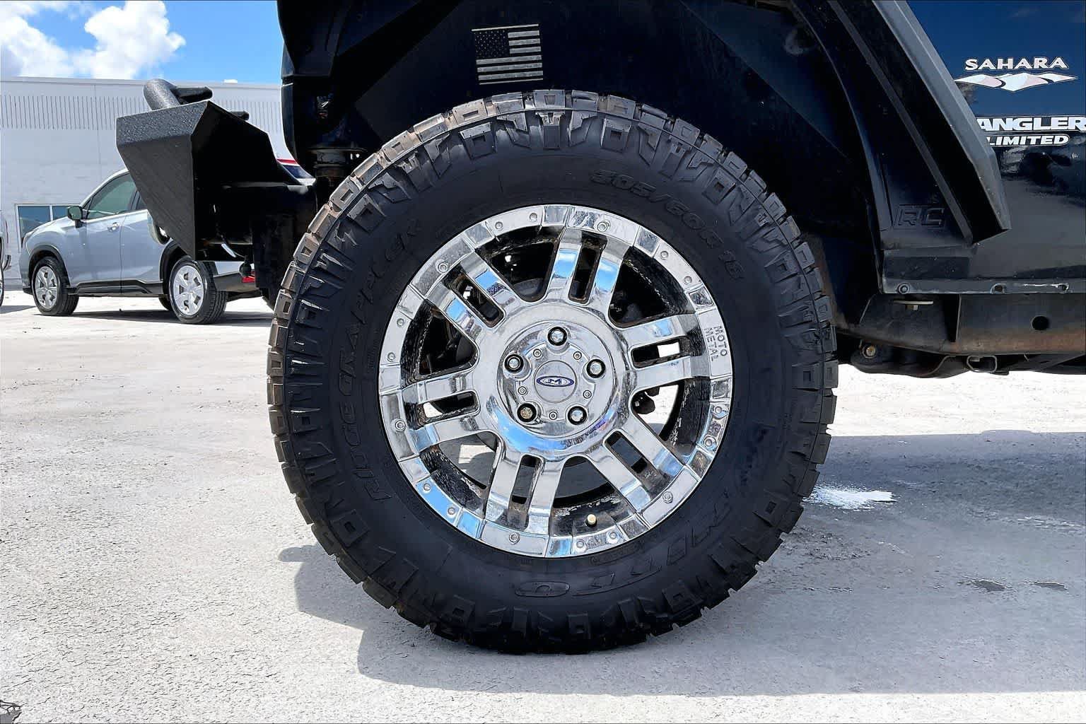 Used 2013 Jeep Wrangler Unlimited Sahara w/ Connectivity Group AWD/4WD image 8