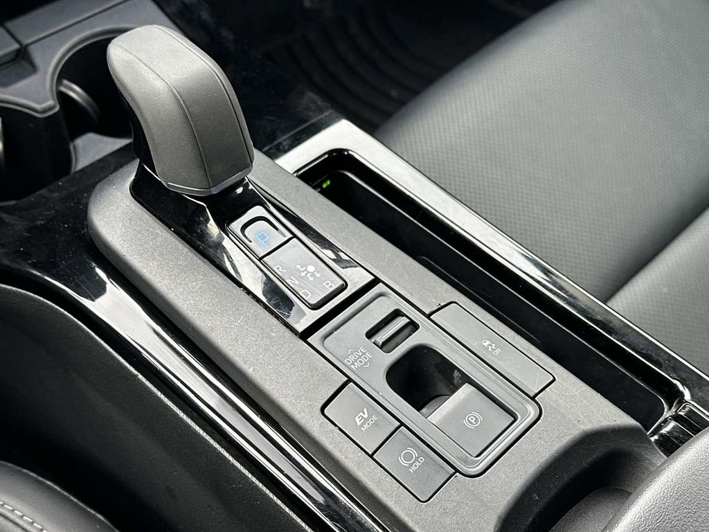 Used 2025 Toyota Prius XLE image 32