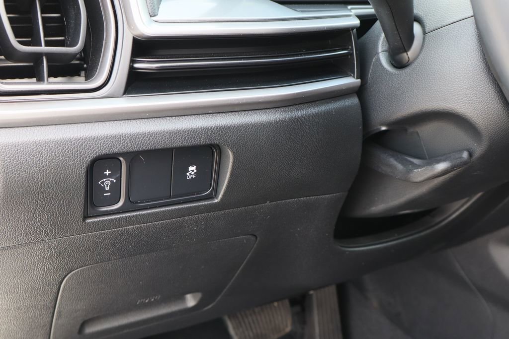 Used 2025 Kia Sorento S image 11