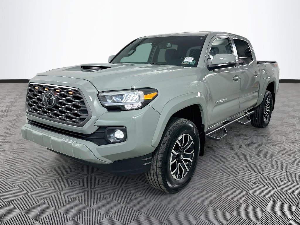 Used 2023 Toyota Tacoma TRD Sport AWD/4WD image 3