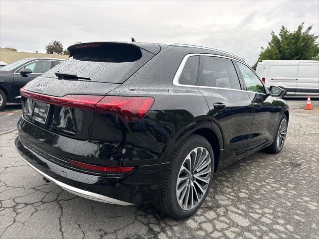 Used 2019 Audi e-tron Prestige w/ Prestige Package AWD/4WD image 3