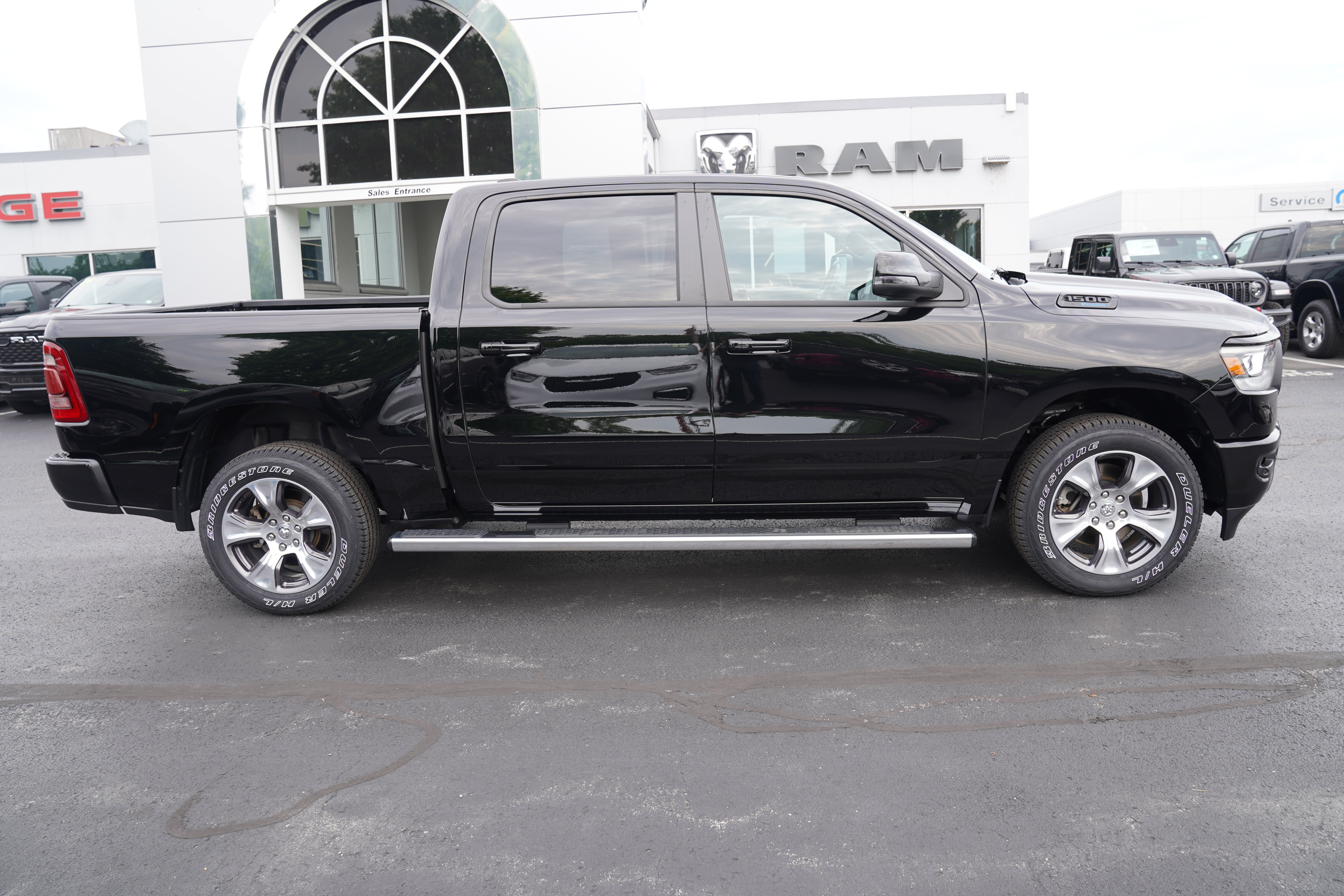 Used 2023 RAM 1500 Laramie AWD/4WD video 2