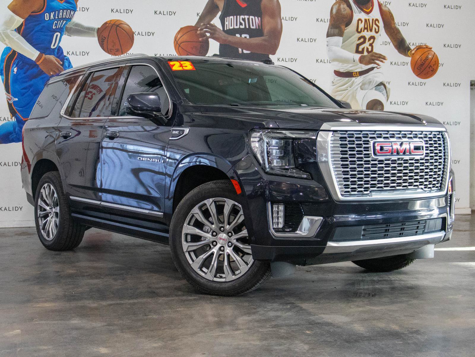 Used 2023 GMC Yukon Denali w/ Denali Reserve Package image 2