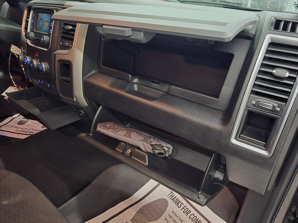 Used 2019 RAM 1500 Warlock AWD/4WD image 35