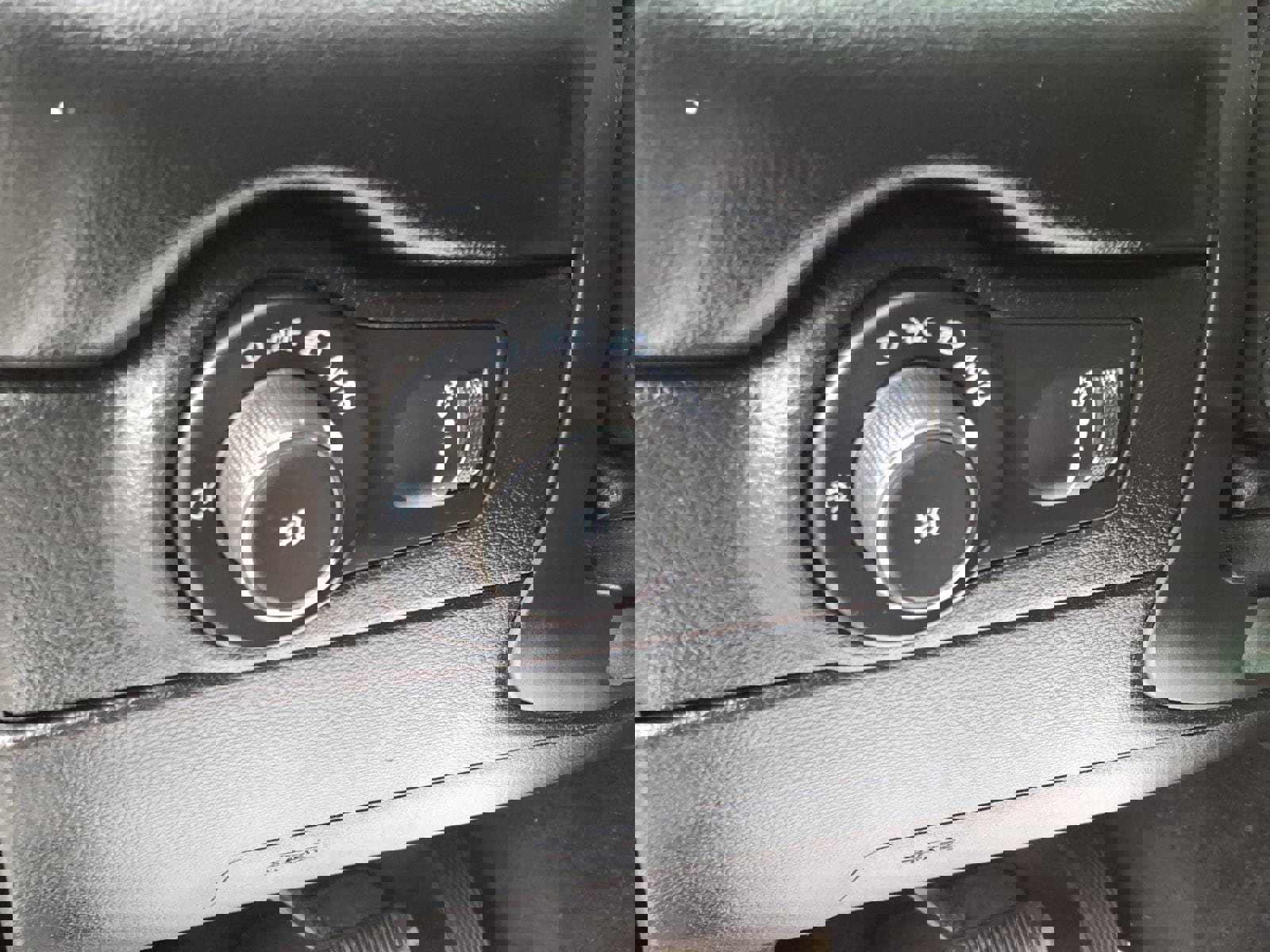 Used 2021 Dodge Durango SXT AWD/4WD image 16