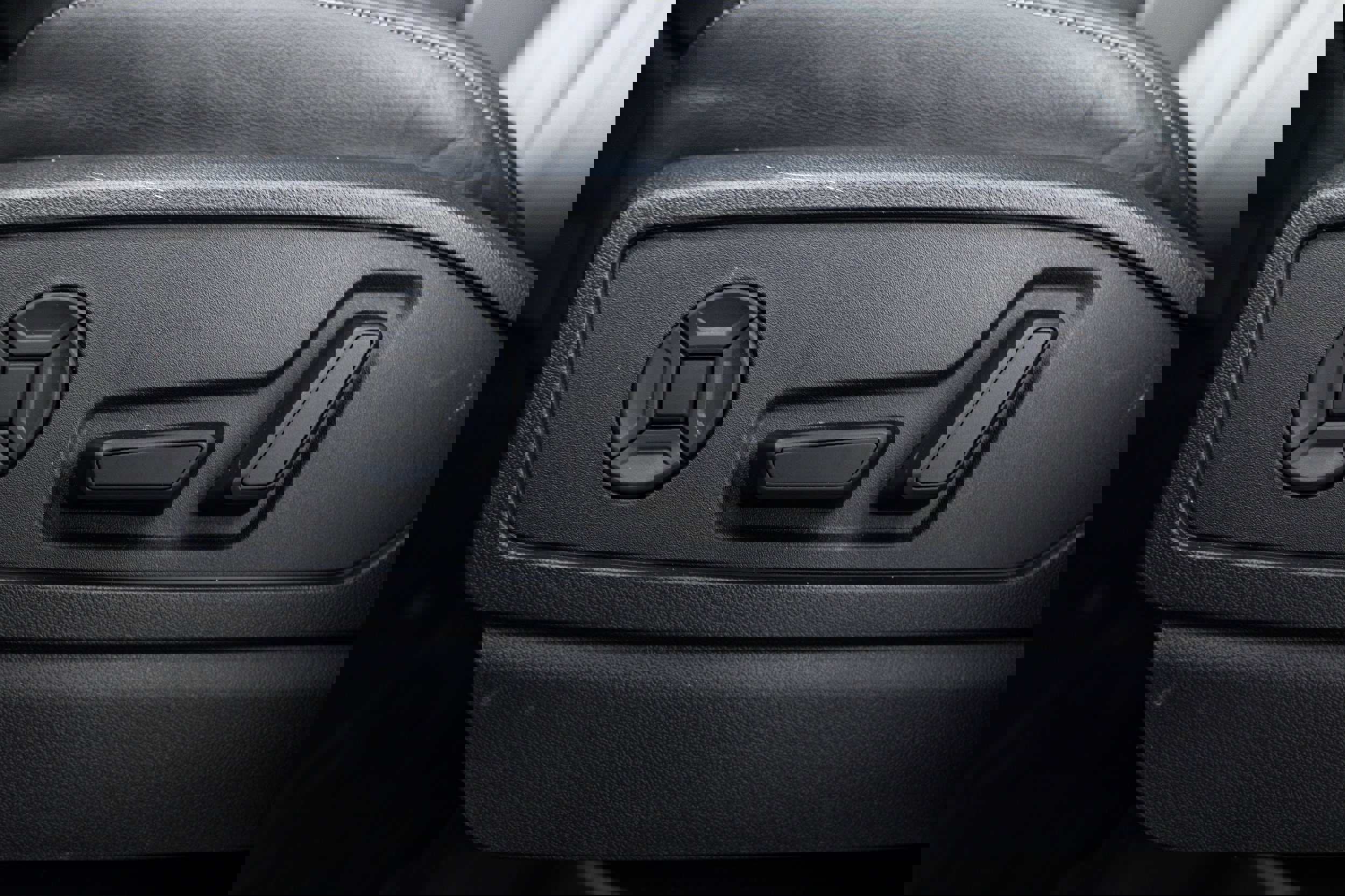 Certified 2025 Audi Q5 Premium Plus w/ Premium Plus AWD/4WD image 13