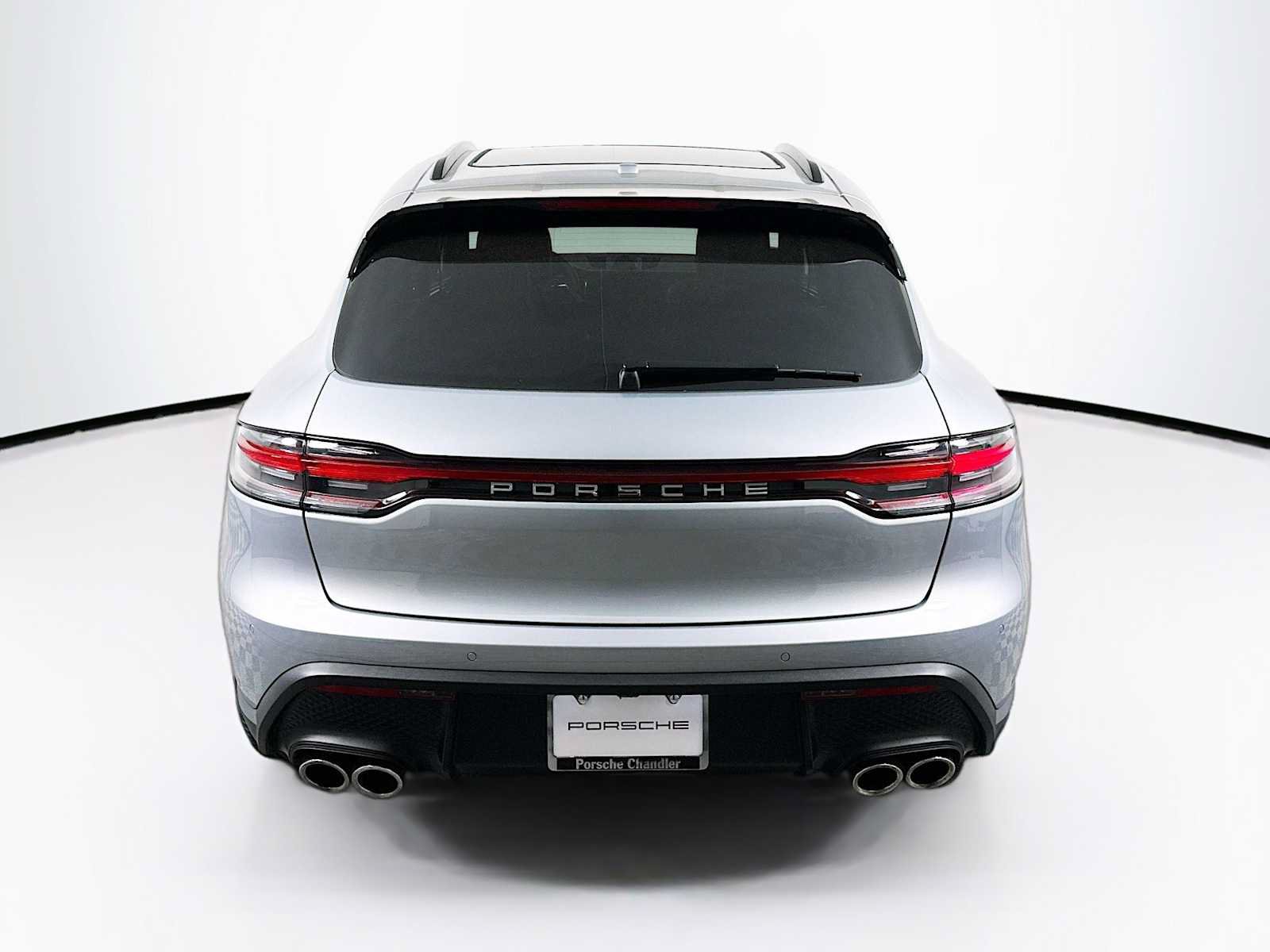 Certified 2026 Porsche Macan AWD/4WD image 10