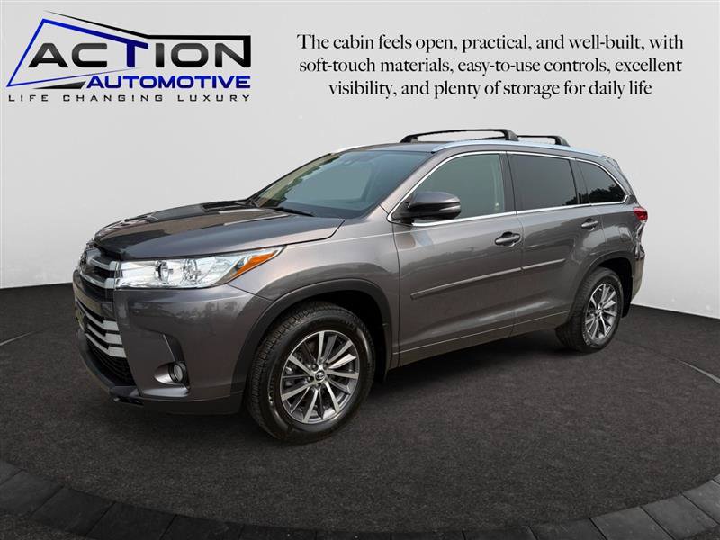 Used 2017 Toyota Highlander XLE AWD/4WD image 4