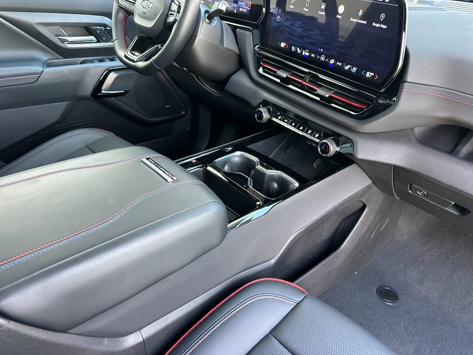 Used 2024 Chevrolet Silverado EV RST image 15