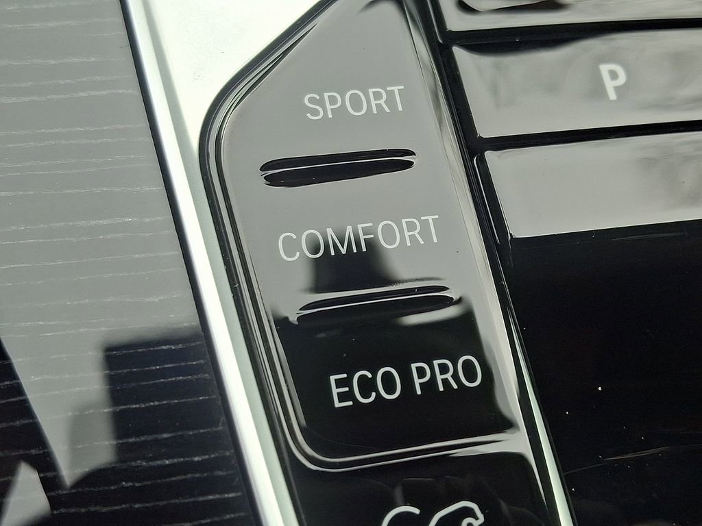 Used 2026 BMW X5 xDrive40i w/ Executive Package image 25