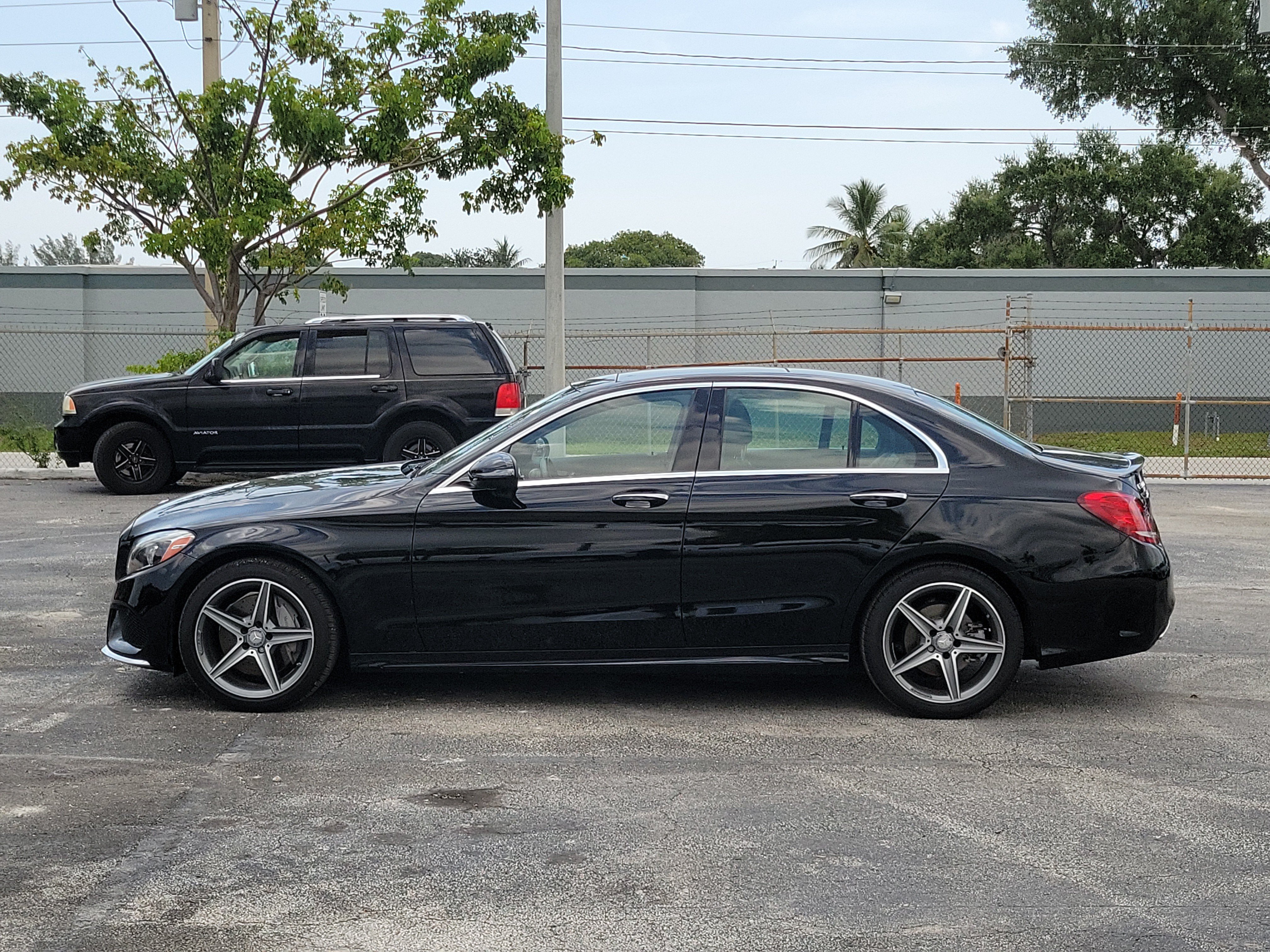 Used 2016 Mercedes-Benz C 300 4MATIC Sedan w/ Multimedia Package image 6