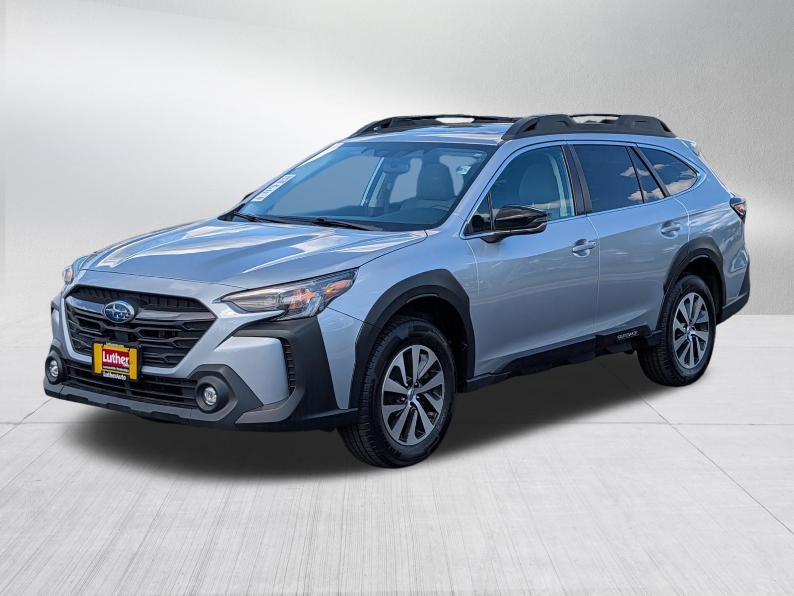 Used 2023 Subaru Outback Premium AWD/4WD image 3