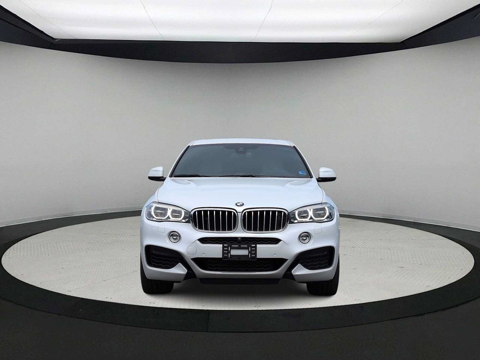 Used 2019 BMW X6 xDrive50i w/ M Sport Package AWD/4WD image 3