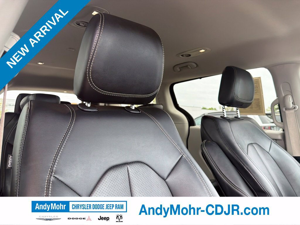 Used 2024 Chrysler Pacifica Touring-L FWD image 26