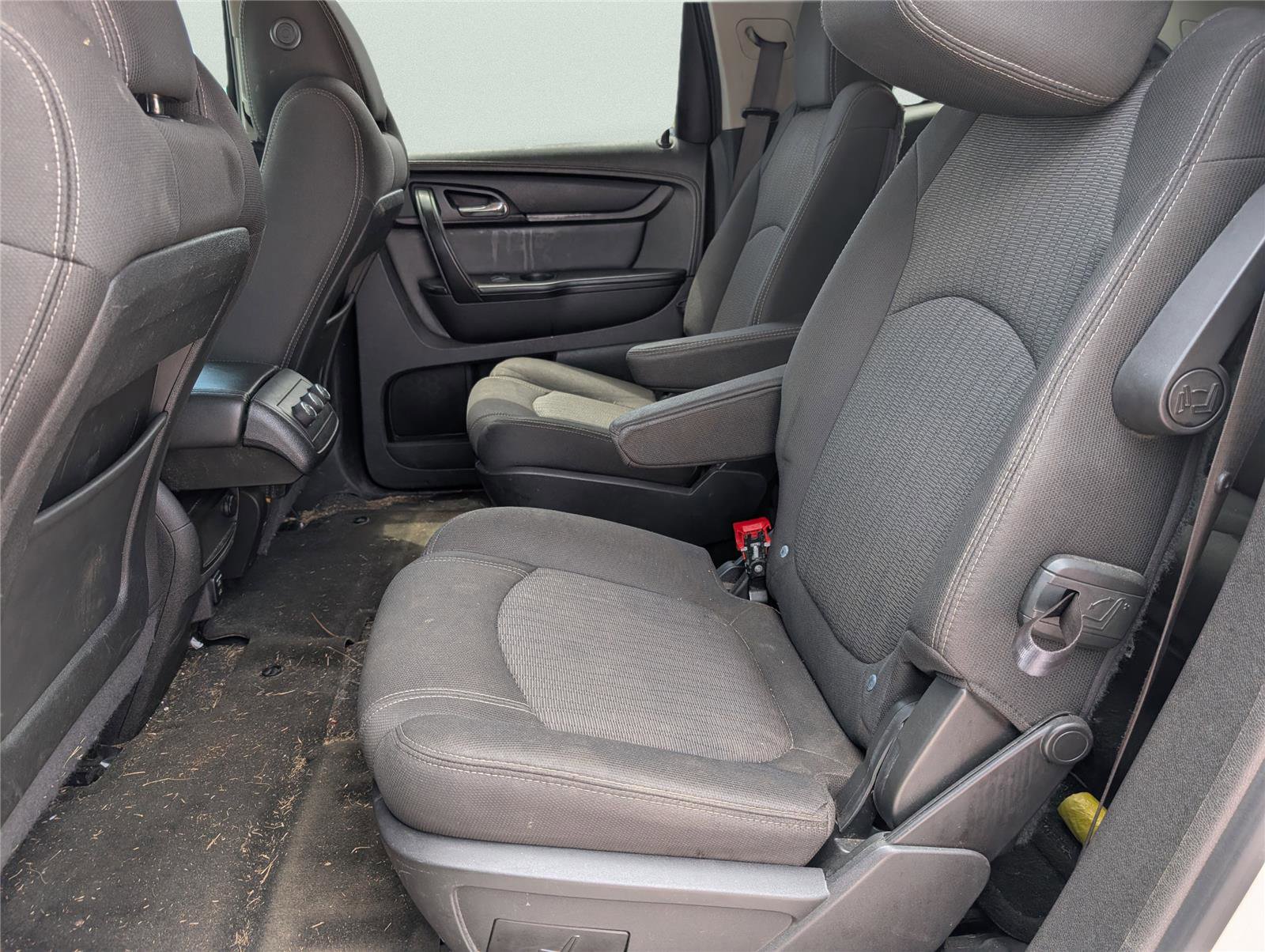 Used 2015 Chevrolet Traverse LT FWD image 28