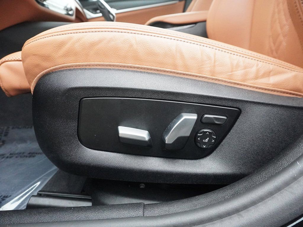 Used 2023 BMW 540i xDrive w/ Premium Package image 41