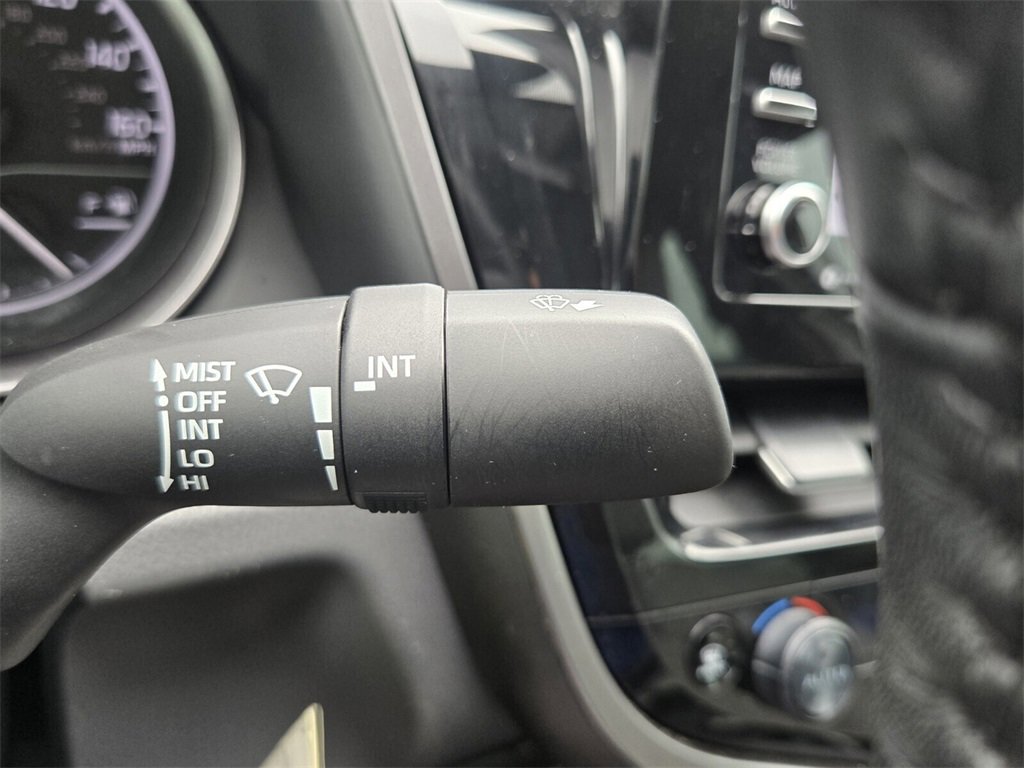 Used 2024 Toyota Camry SE image 25