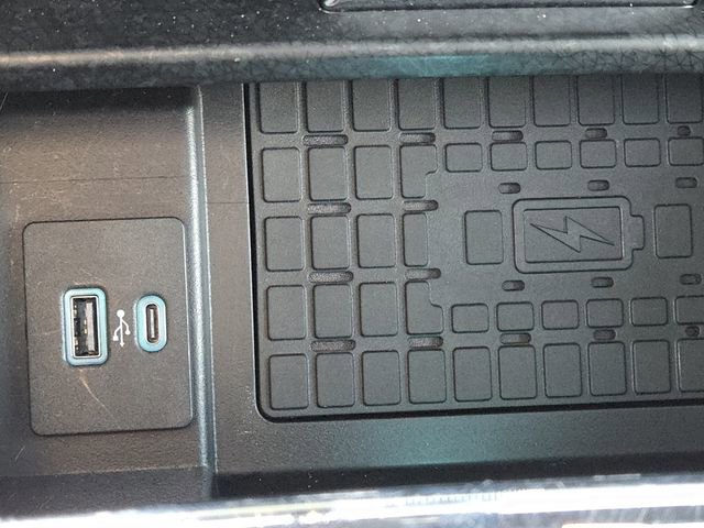 Used 2022 Ford Expedition Limited image 9