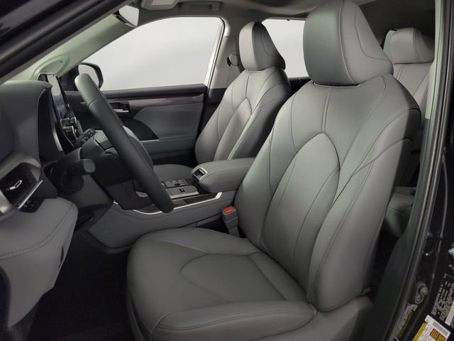 Used 2026 Toyota Highlander Limited AWD/4WD image 14