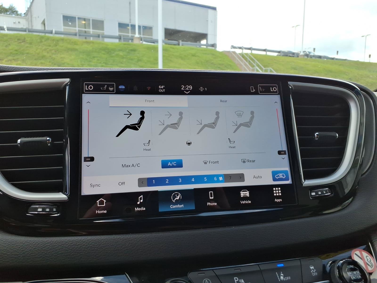 Used 2025 Chrysler Pacifica Select FWD image 27