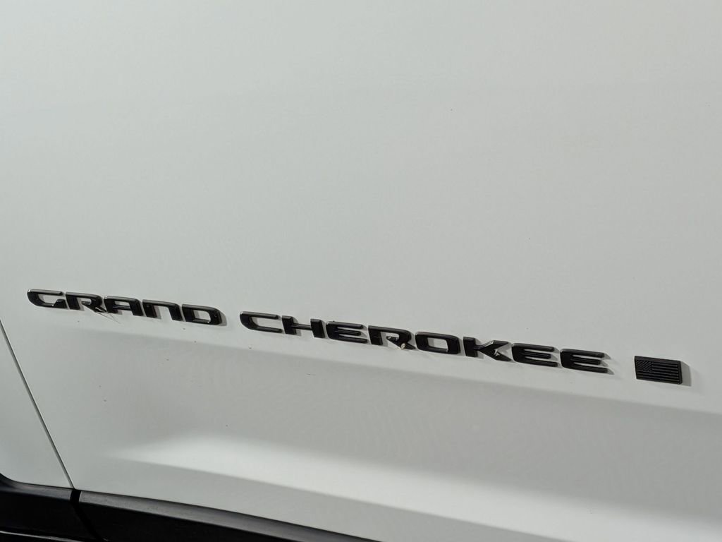 Certified 2024 Jeep Grand Cherokee Altitude image 10