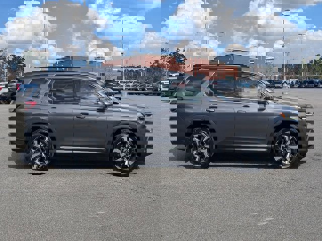 Used 2024 Honda Pilot Touring image 3