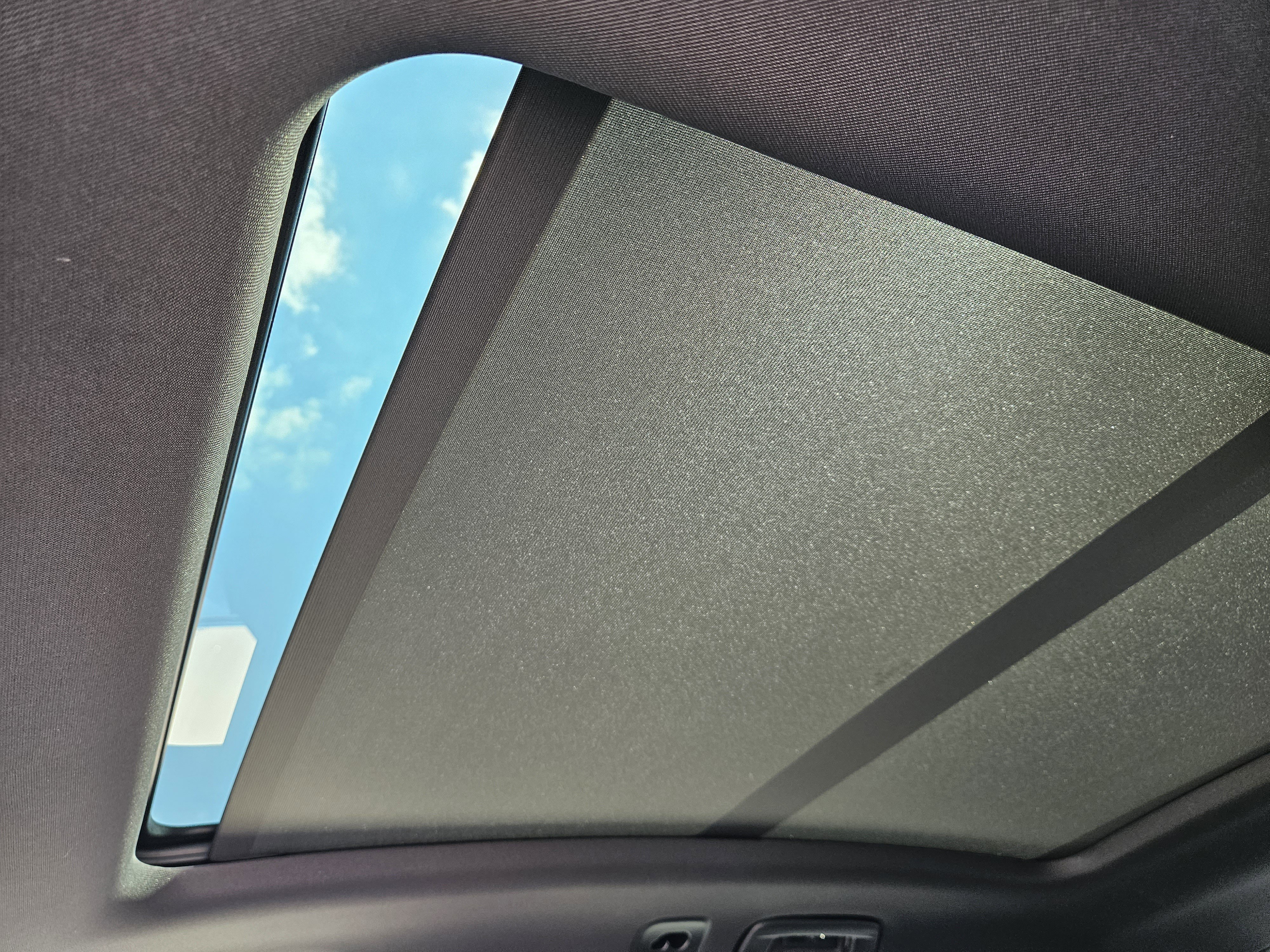 Certified 2025 Porsche Macan 4 Electric image 29