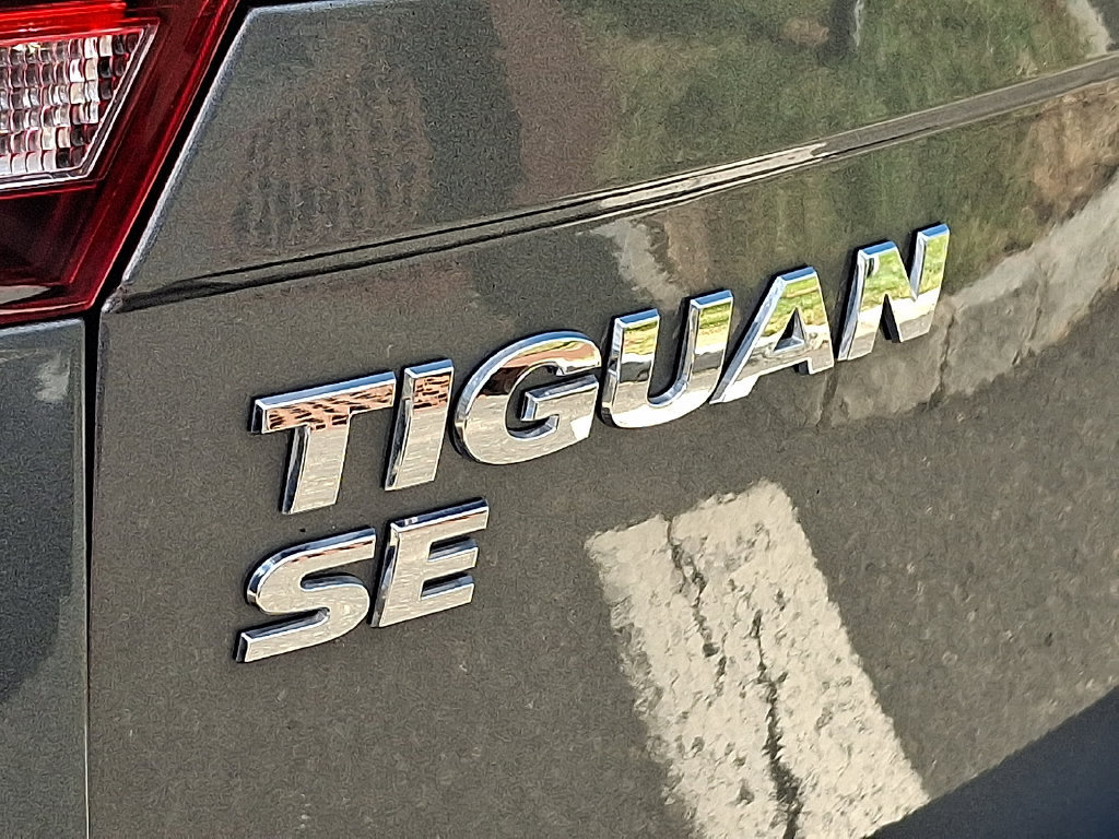 Used 2021 Volkswagen Tiguan SE R-Line AWD/4WD image 31